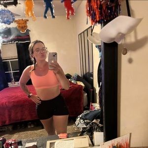 Meet your Posher, Courtney